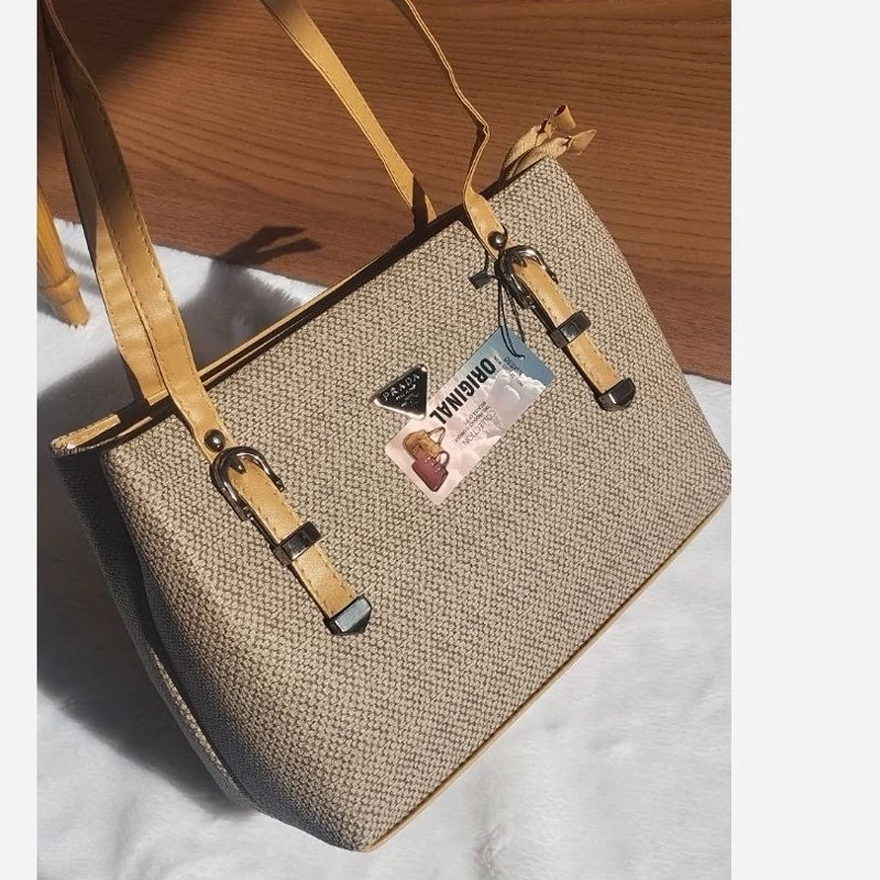 کیف دوشی جادار و کاربردی